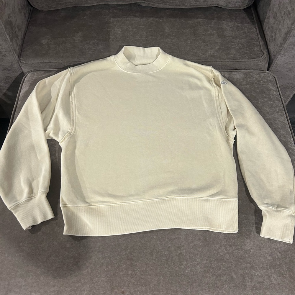 ALO Yoga Women's Off-White Crewneck Sweater
